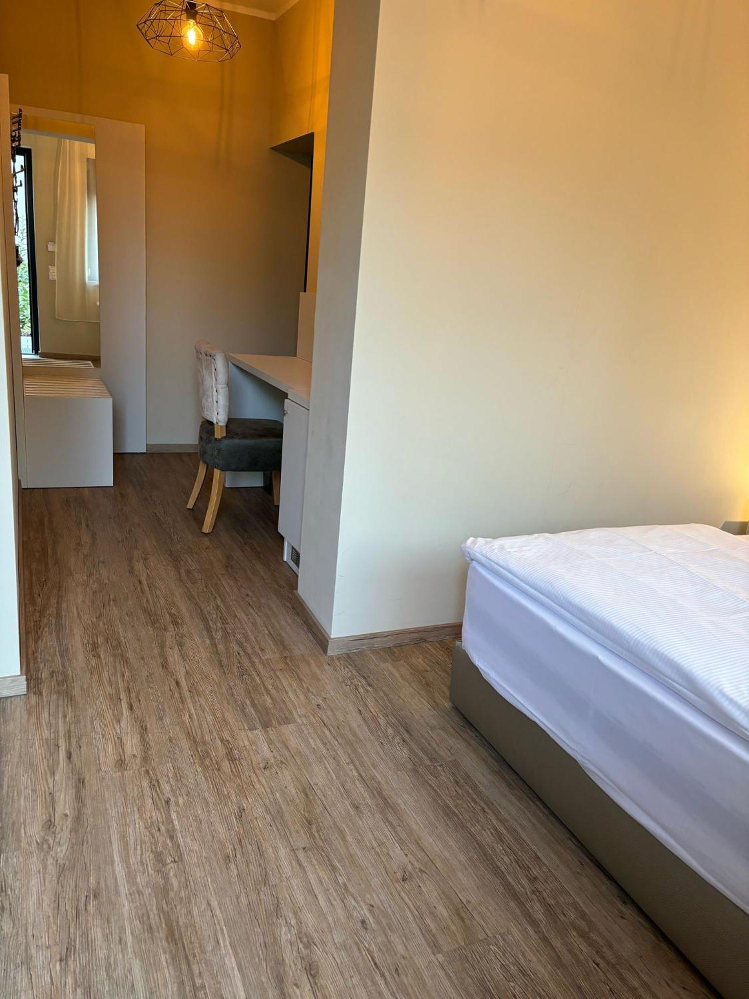 Hotel Athen Kelsterbach Exterior foto